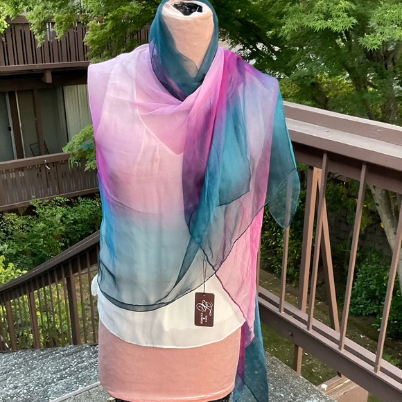 Tony& Candice NWT 100 % silk colorful gradient sheer large scarf shawl 44” x 66” - Picture 6 of 15